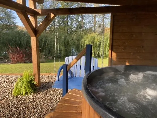 Semesterbostad U Zuzanny - Dom Z Prywatnym Jeziorem