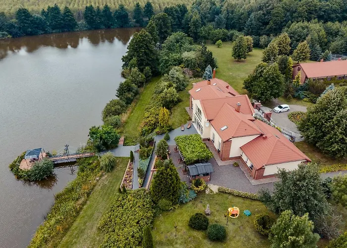 Semesterbostad U Zuzanny - Dom Z Prywatnym Jeziorem